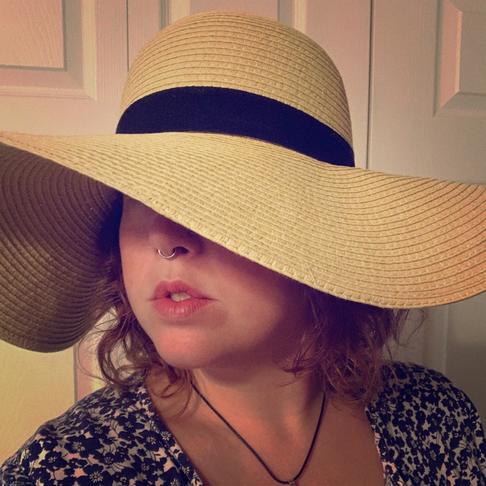 Floppy sun hat